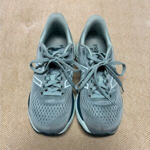 NEW BALANCE RUNNING SHOES